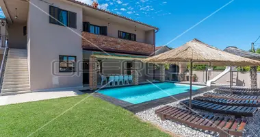 Haus 6 zimmer in Opcina Barban, Kroatien