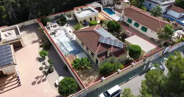 4 bedroom house in Pilar de la Horadada, Spain