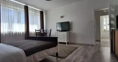 Mieszkanie 2 pokoi w Warszawa, Polska