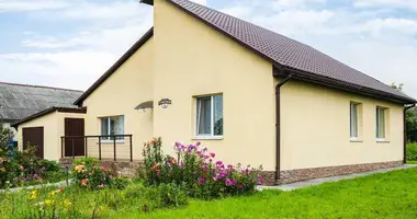 Casa en Zapollie, Belarús