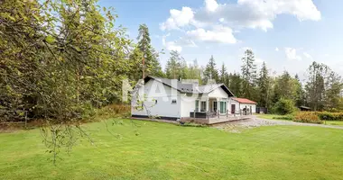 Дом 4 комнаты в Ловийса, Финляндия