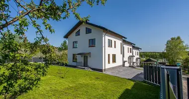 Mieszkanie 5 pokojów w Mińsk, Białoruś