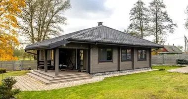 Casa en Anopal, Belarús