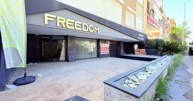 Commercial Shop for Rent in Alanya, Saray, Near the Beach in Oba, Türkei