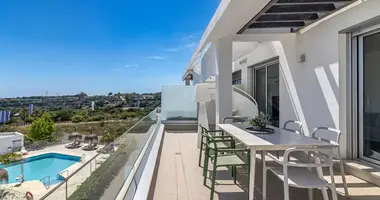 Penthouse 2 bedrooms in Estepona, Spain