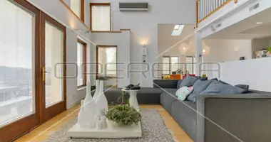 Casa 9 habitaciones en Molvice, Croacia