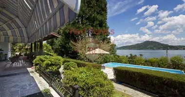 Villa 3 bedrooms in Arona, Italy