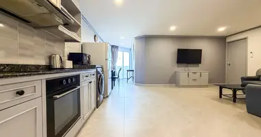 Condo 2 bedrooms in Khao Chi Chan, Thailand