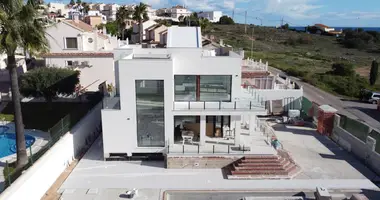 Villa 4 bedrooms in Torrevieja, Spain