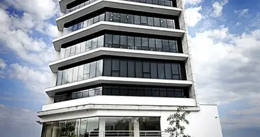 Propriété commerciale 2 100 m² dans Limassol, Chypre