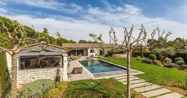 5 bedroom villa in France