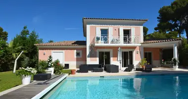 6 bedroom villa in France