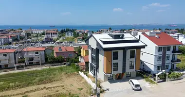 Duplex 4 bedrooms in Çiftlikköy, Turkey