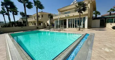 Villa 4 bedrooms in Kiti, Cyprus