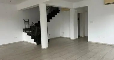 Dom 4 pokoi w Agia Varvara, Cypr