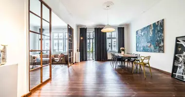 Квартира 4 комнаты в Познань, Польша