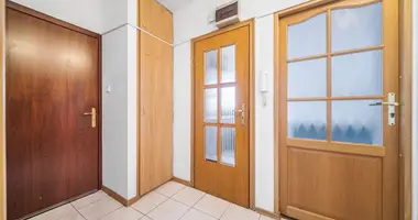 Квартира 3 комнаты в Варшава, Польша