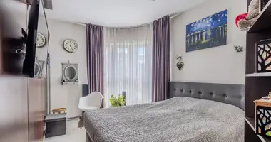 Wohnung 4 zimmer in Warschau, Polen