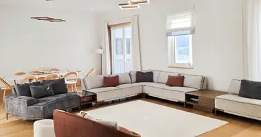 Wohnung 5 zimmer in Tivat, Montenegro