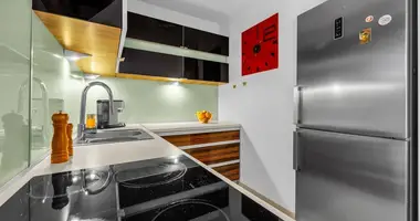 Mieszkanie 3 pokoi w Warszawa, Polska