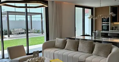 Villa 5 bedrooms in Dubai, United Arab Emirates