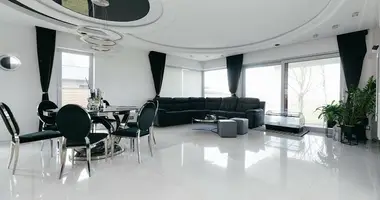 Haus 5 zimmer in Blonie, Polen