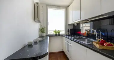 Квартира 3 комнаты в Варшава, Польша