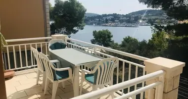 Hôtel 1 090 m² dans Lumbarda, Croatie