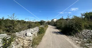 Grundstück in Opcina Pirovac, Kroatien