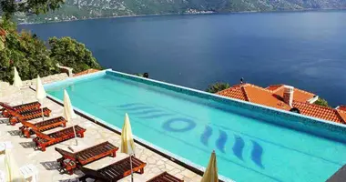 Квартира 3 спальни в Kostanjica, Черногория