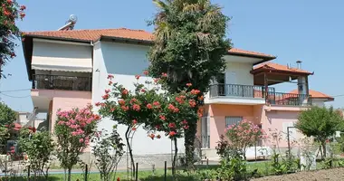 Villa 4 bedrooms in Paralia, Greece