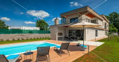 Maison 5 chambres dans Opcina Svetvincenat, Croatie