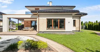 4 bedroom house in Warsaw, Poland