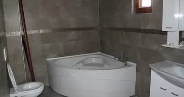 Квартира 3 спальни в Добра Вода, Черногория