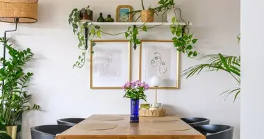 Mieszkanie 2 pokoi w Warszawa, Polska