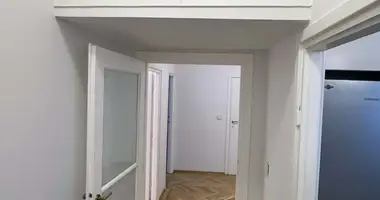 Wohnung 4 zimmer in Warschau, Polen