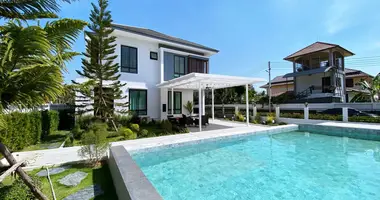 Haus 4 Schlafzimmer in Huai Yai, Thailand