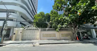 Villa 9 chambres dans Sangkat Boeng Keng Kang Ti Muoy, Cambodge