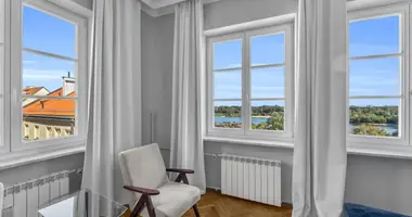 Квартира 3 комнаты в Варшава, Польша