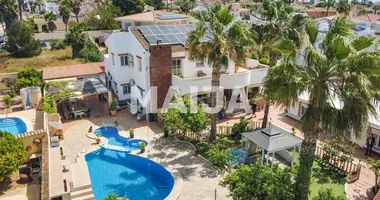 House in Urbanizacion Dona Pepa, Spain