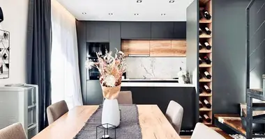 Квартира 3 комнаты в Тиват, Черногория