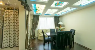 Wohnung 4 zimmer in Minsk, Belarus