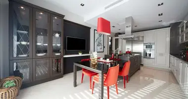 5 bedroom apartment in Beylikduzu, Turkey