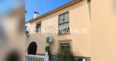 4 bedroom house in Estepona, Spain