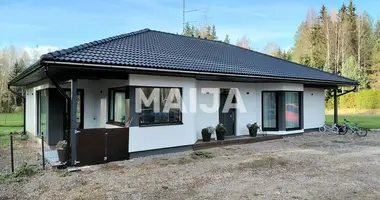 Dom 4 pokoi w Lepsama, Finlandia