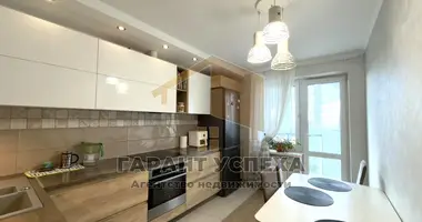 Apartamento 3 habitaciones en Muchaviecki sielski Saviet, Belarús