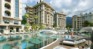 5 bedroom apartment in Muratpasa, Turkey