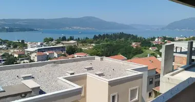 Apartamento 2 habitaciones en Tivat, Montenegro