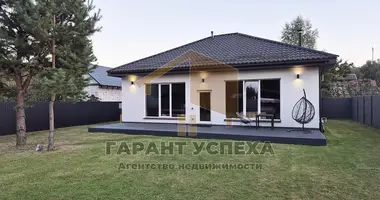 Casa en Carnaucycki sielski Saviet, Belarús