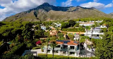 5 bedroom house in Spain